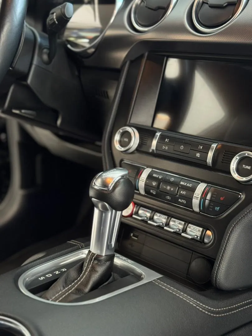 Ford Mustang GT 2021 negro8