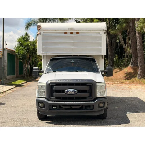 Ford Super Dutty 2011 Blanco Caracas