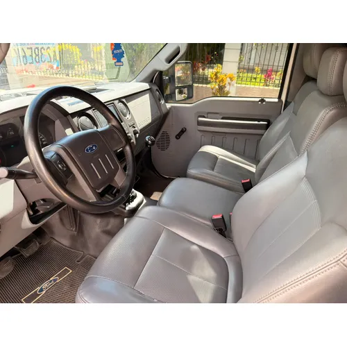 Ford Super Dutty 2011 Blanco Caracas