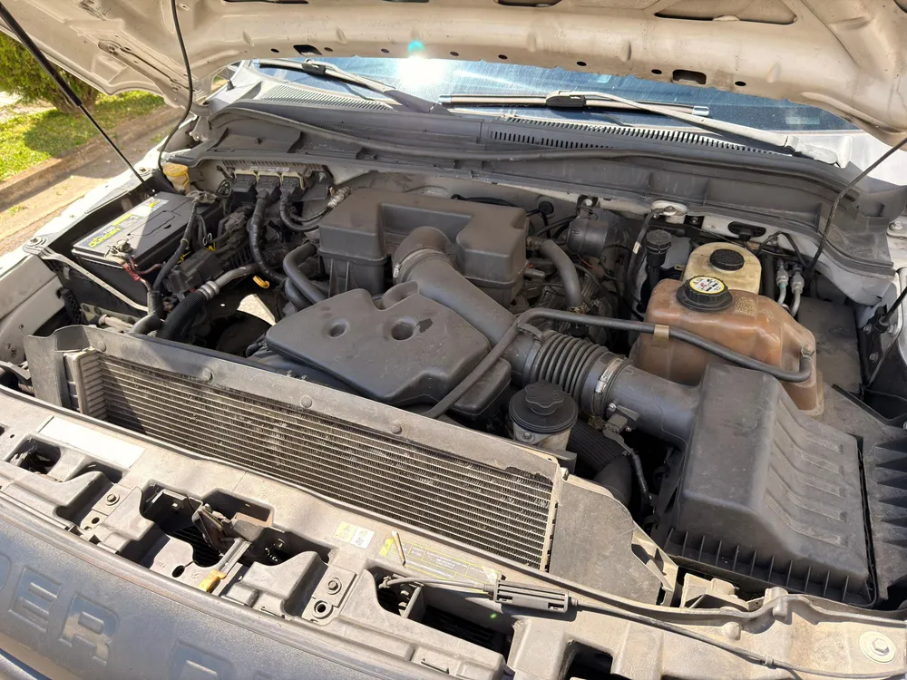 Ford Super Dutty 2011 Blanco Caracas