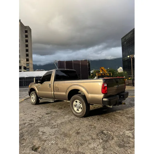 Ford F-250 Super Duty 2013 Gris Caracas