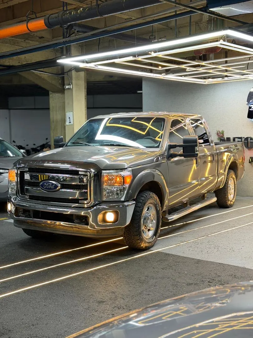 Ford F-250 Super Duty 2011 Gris Caracas
