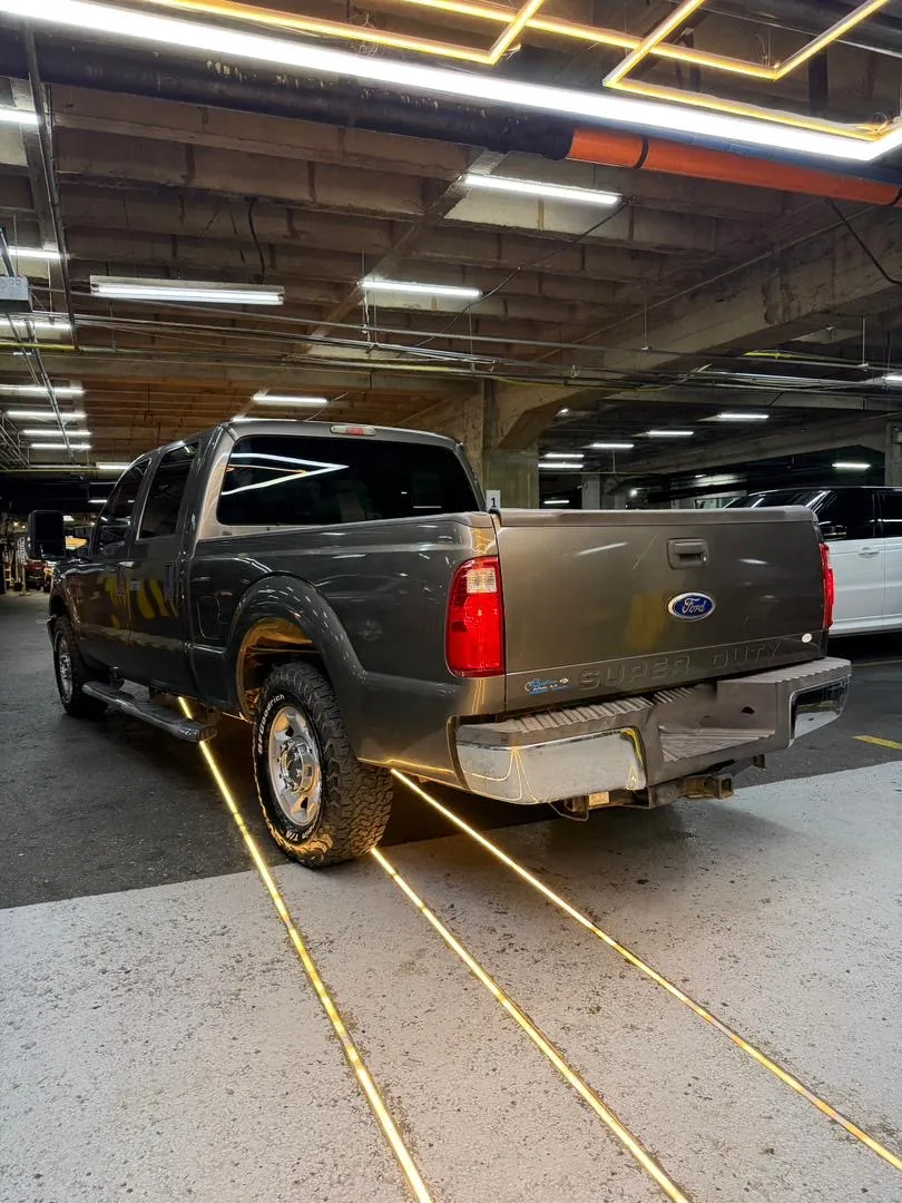 Ford F-250 Super Duty 2011 Gris Caracas