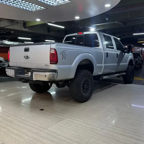 Ford F-250 Super Duty 2011 Plateado Caracas