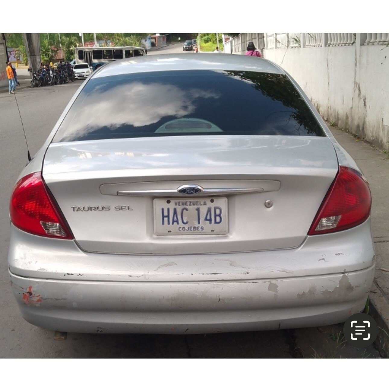 Ford Taurus SEL 2000 Plata
