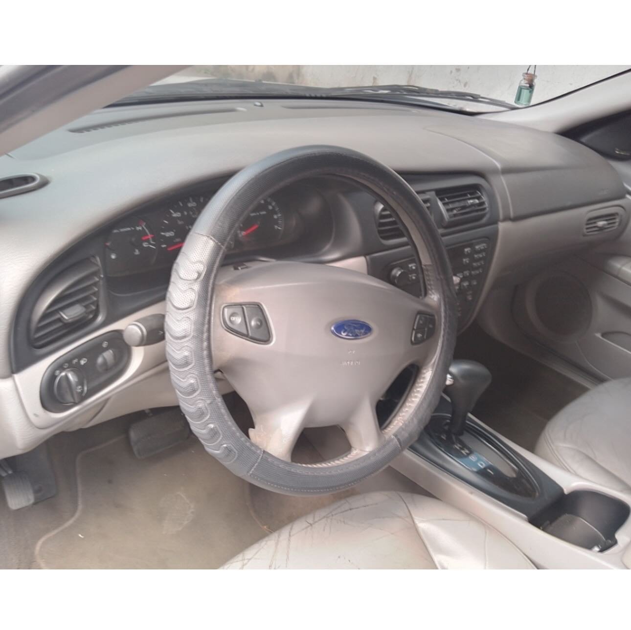 Ford Taurus SEL 2000 Plata