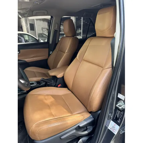 Toyota Fortuner 2024 Gris Caracas