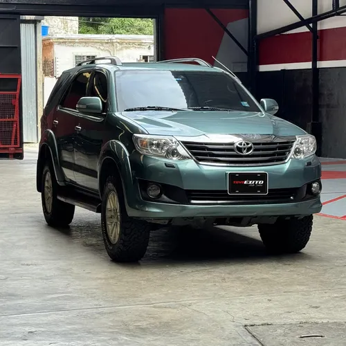 Toyota Fortuner 2012 Verde Caracas