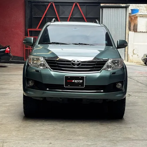 Toyota Fortuner 2012 Verde Caracas