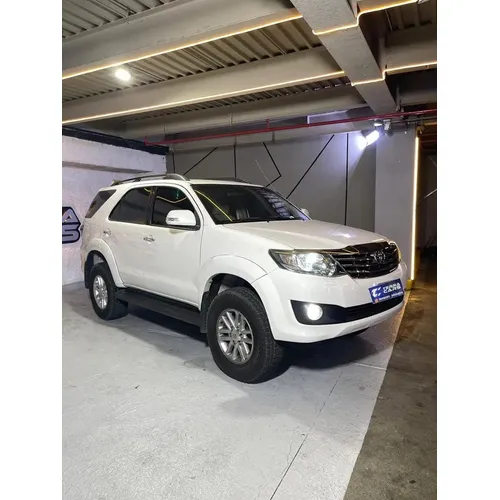 Toyota Fortuner 2013 Blanco Caracas
