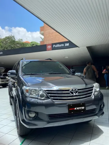 Toyota Fortuner 2015 Gris Caracas