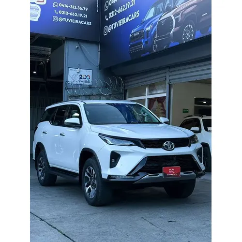 Toyota Fortuner 2026 Blanco Caracas
