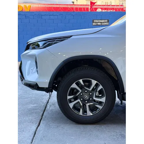 Toyota Fortuner 2026 Blanco Caracas