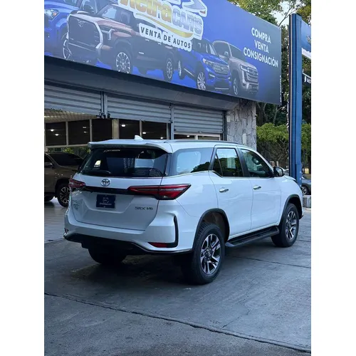 Toyota Fortuner 2026 Blanco Caracas