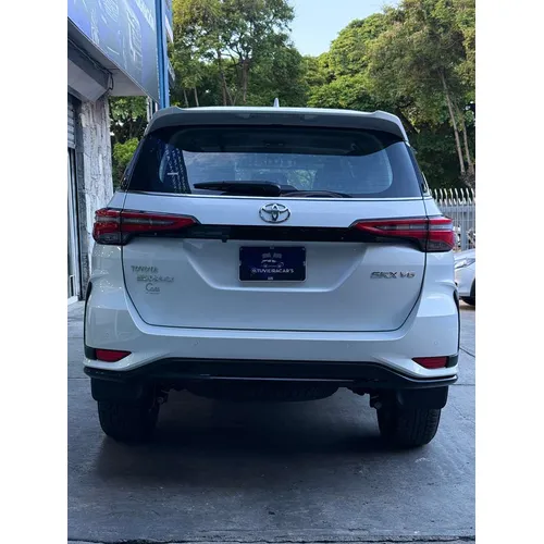 Toyota Fortuner 2026 Blanco Caracas