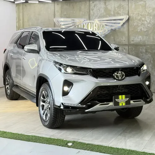 Toyota Fortuner SRX 2025 Gris Barquisimeto