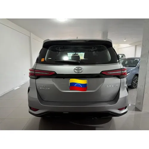 Toyota Fortuner SW4 2026 Plateado Maracaibo