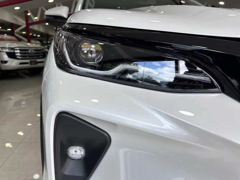 Toyota Fortuner 2024 Blanco Caracas