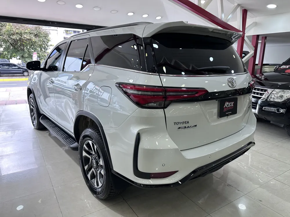 Toyota Fortuner 2024 Blanco Caracas