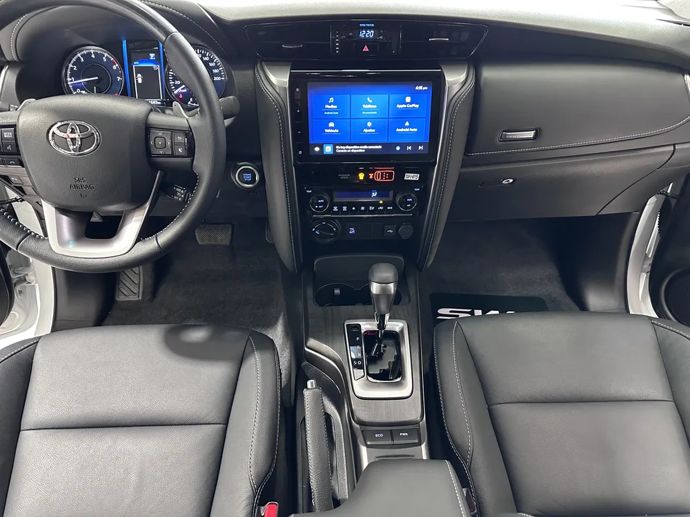 Toyota Fortuner 2024 Blanco Caracas