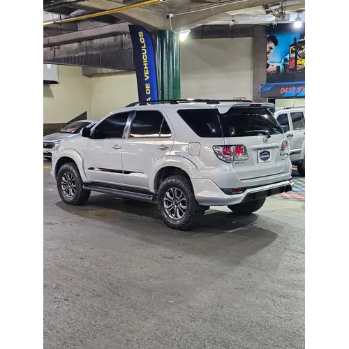 Toyota Fortuner 2019 Plateado Caracas