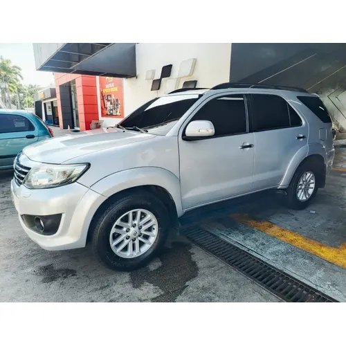 Toyota Fortuner SR 2015 Plateado Valencia
