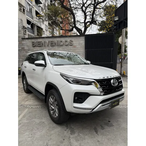 Toyota Fortuner Dubai VX.R 2024 Blanco Caracas