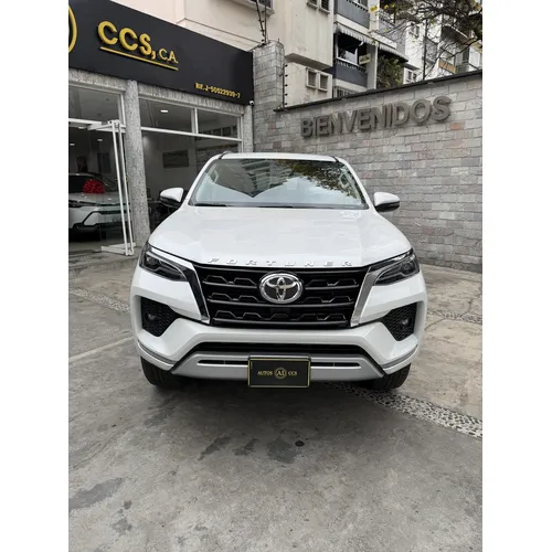 Toyota Fortuner Dubai VX.R 2024 Blanco Caracas