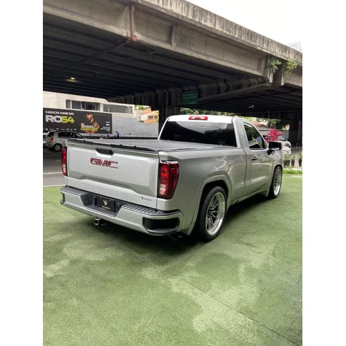 GMC Sierra 2022 Plateado Caracas