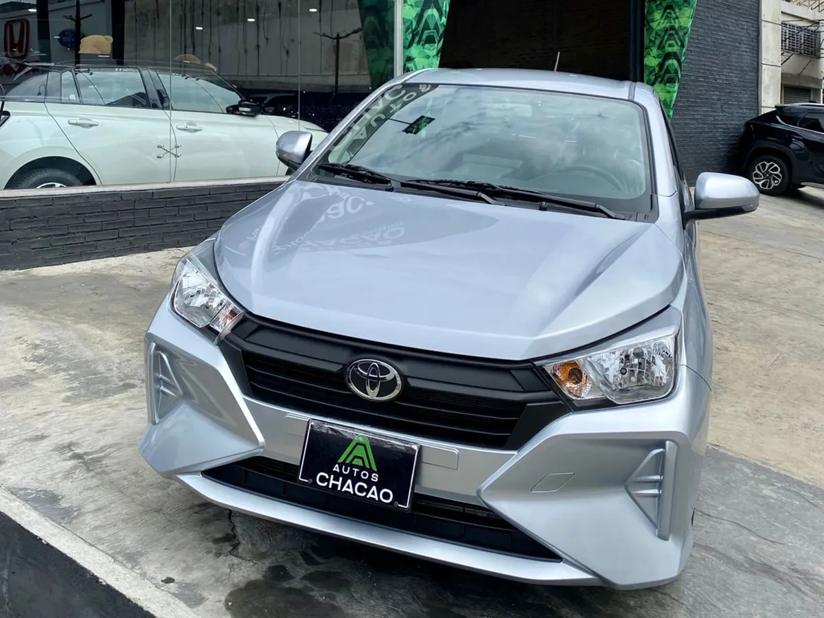 Toyota AGYA G 2025 Plateado Caracas