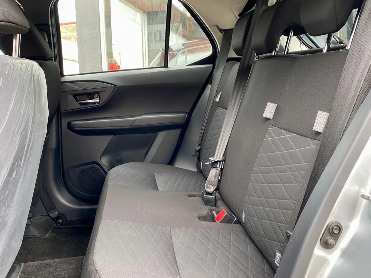 Hatchback 2025 Toyota Agya G plata7