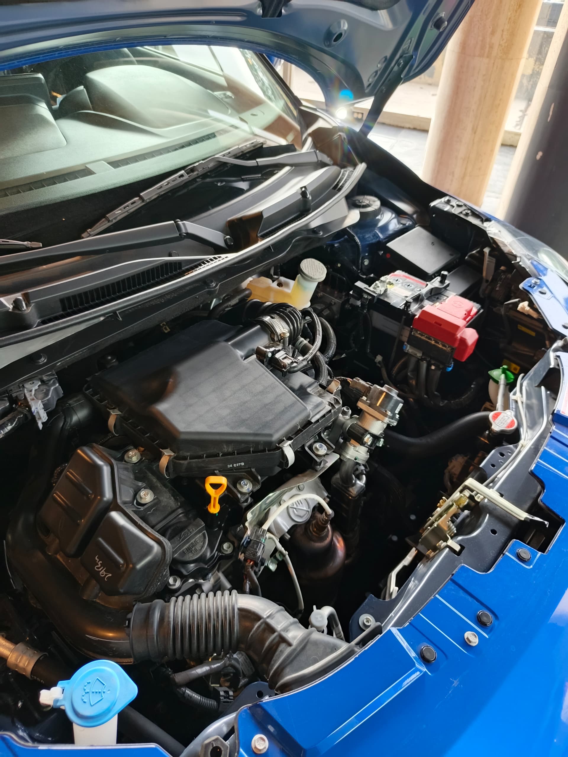 Hatchback SUZUKI SWIFT 2025 color azul7