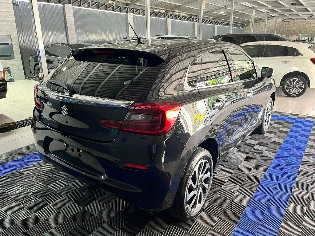 Suzuki Baleno 2025 Negro Caracas