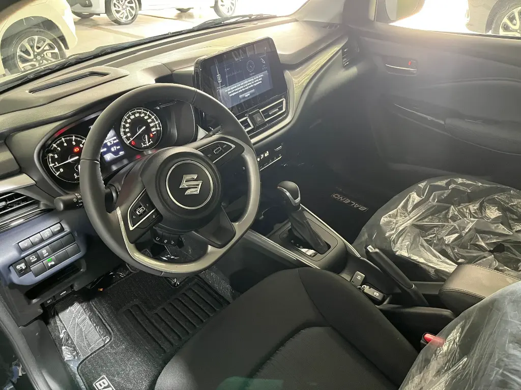 Hatchback Suzuki Baleno 2025 negro8