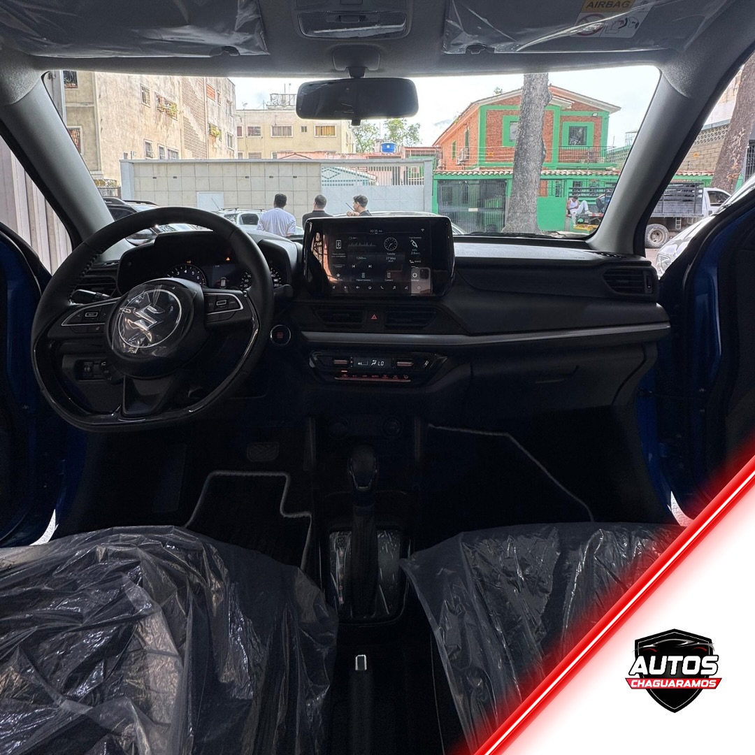 Hatchback Suzuki Swift GLX 2025 azul4
