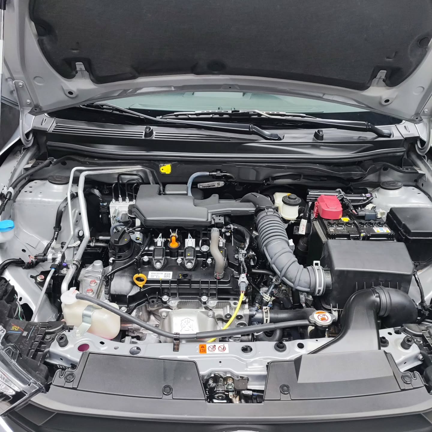 Hatchback Toyota Agya G 2025 plata5