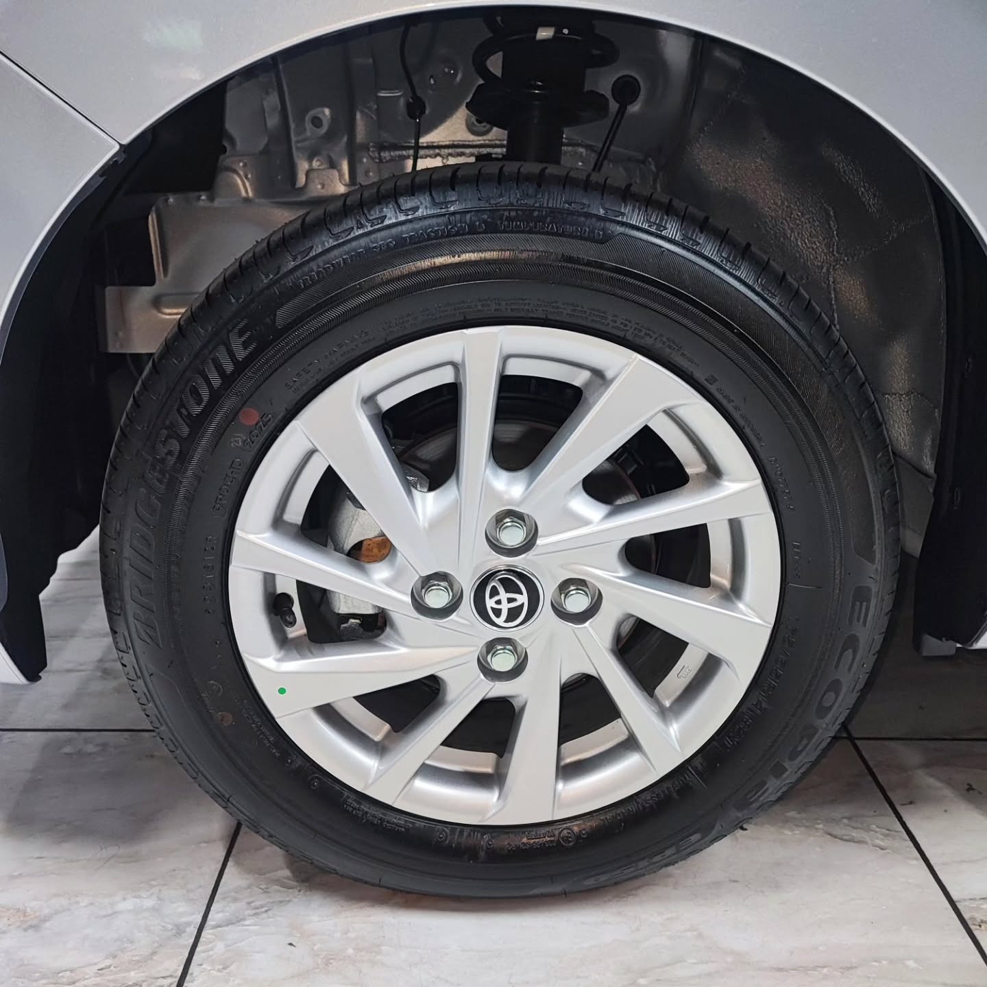 Hatchback Toyota Agya G 2025 plata9