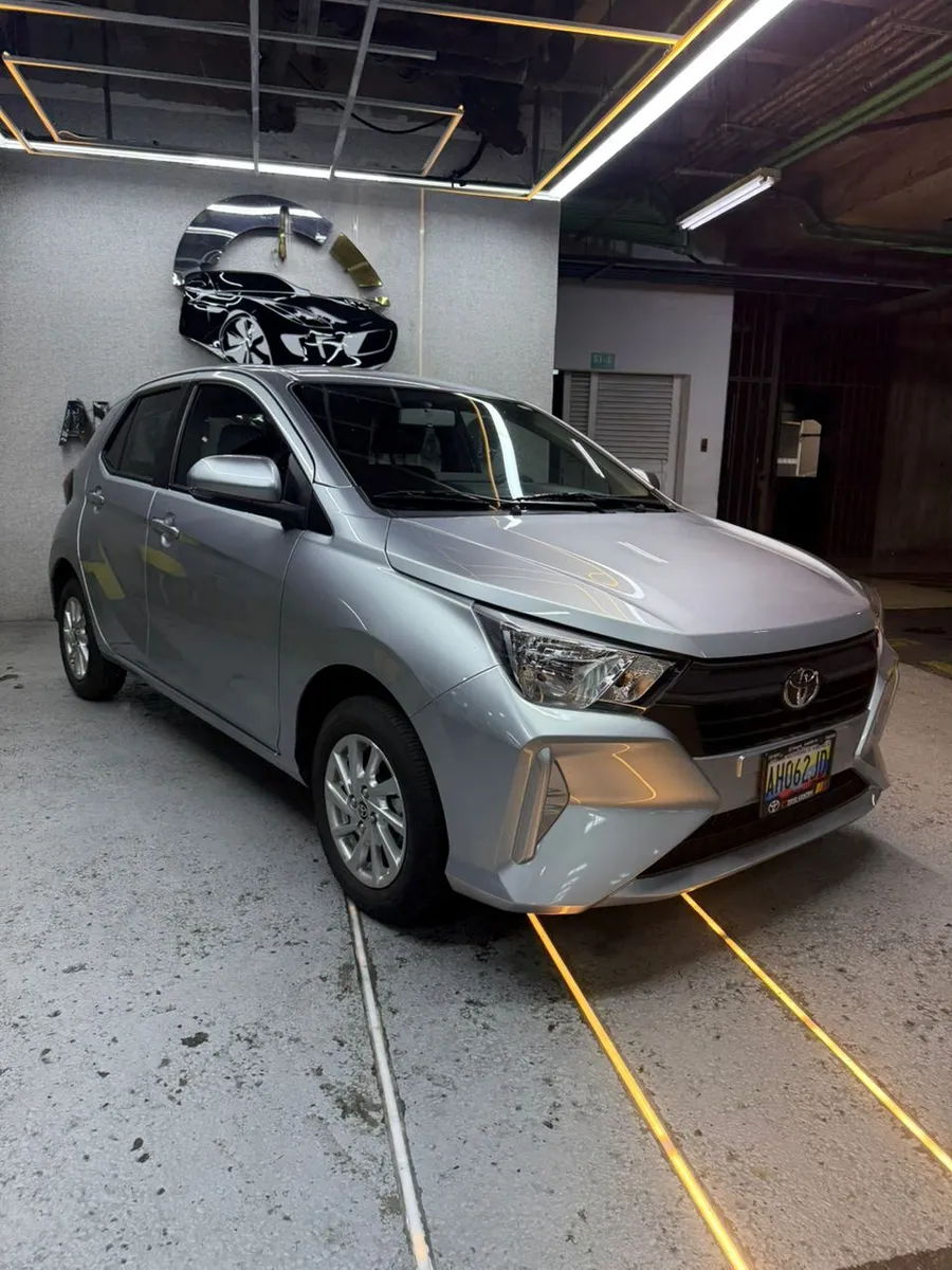 Toyota AGYA G 2025 Plateado Caracas
