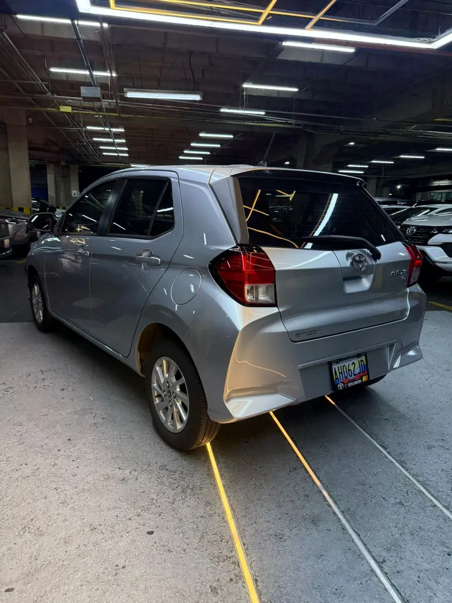 Toyota AGYA G 2025 Plateado Caracas