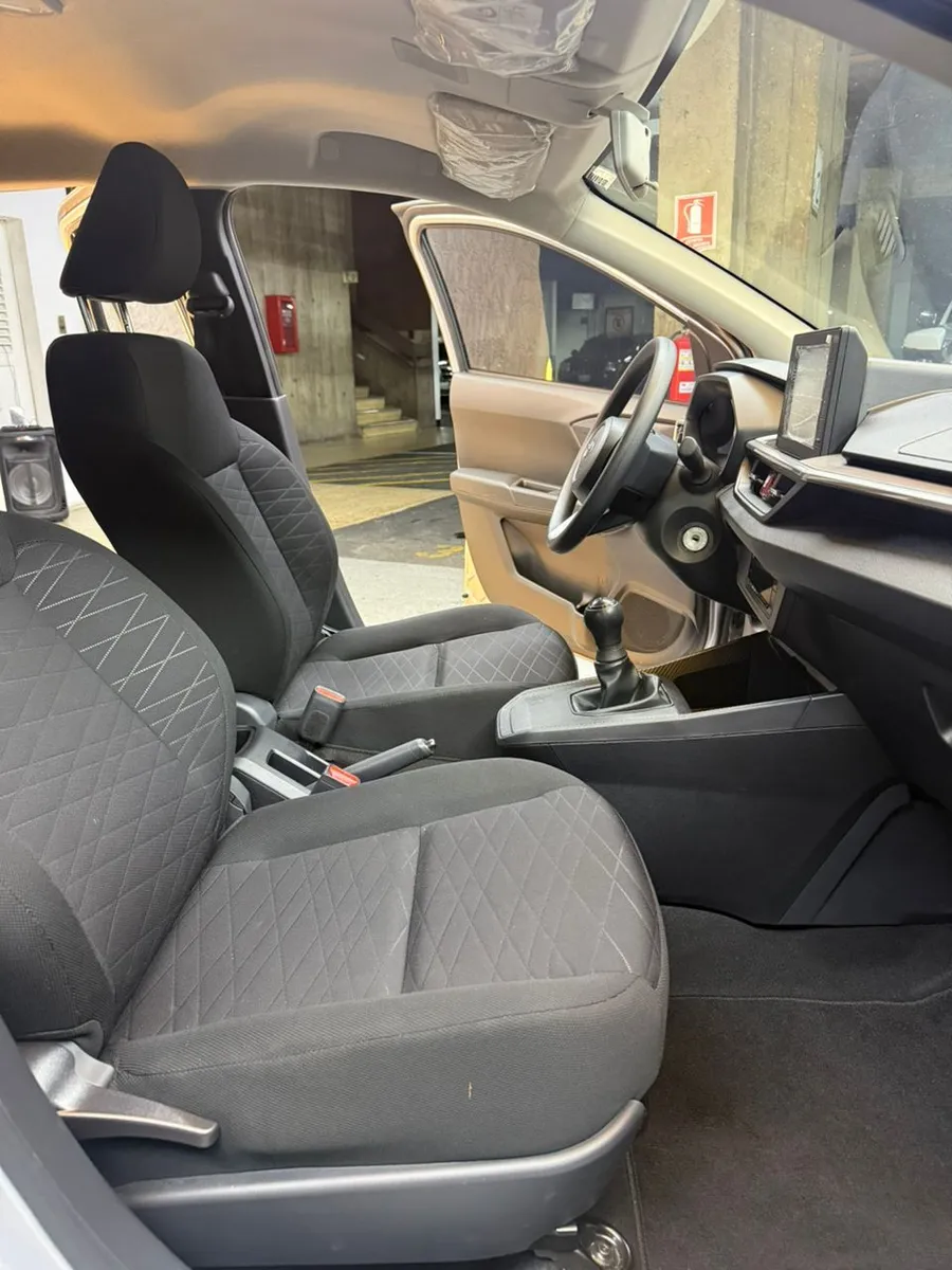 Toyota AGYA G 2025 Plateado Caracas