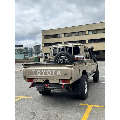 Toyota Land Cruiser 79 Hembrita 2019 Beige Caracas