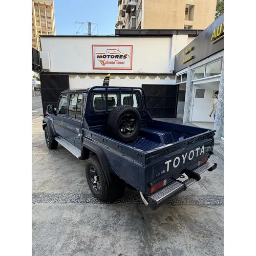 Toyota Land Cruiser 79 2026 Azul Caracas