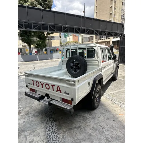 Toyota Land Cruiser 79 Hembrita 2026 Blanco Caracas