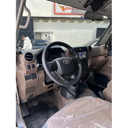 Toyota Land Cruiser 79 Hembrita LX 2024 Gris Caracas