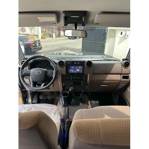 Toyota Land Cruiser 79 Hembrita LX 2024 Gris Caracas