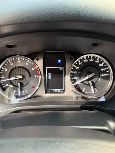 Toyota Hilux 2024 Plateado Caracas