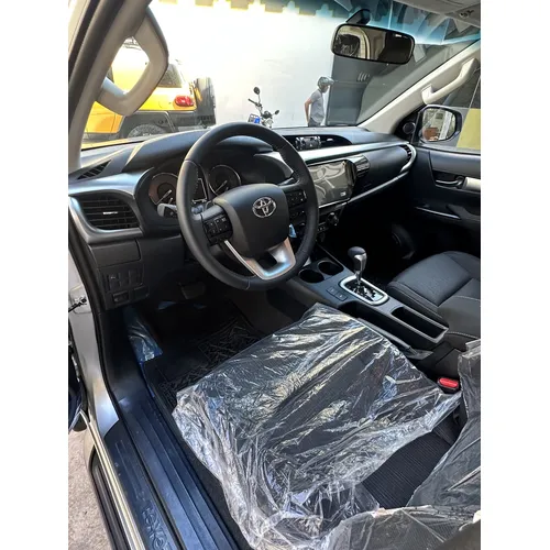 Toyota Hilux 2026 Plateado Caracas