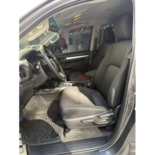 Toyota Hilux 2024 Plateado Caracas