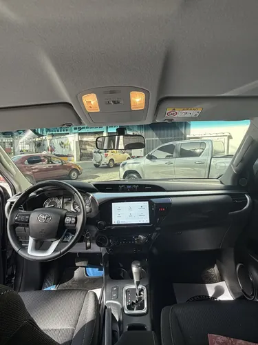 Toyota Hilux 2024 Plateado Caracas