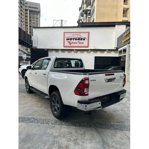 Toyota Hilux SRX 2026 Blanco Caracas